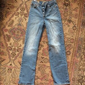 Levi's High Rise Blue Jeans